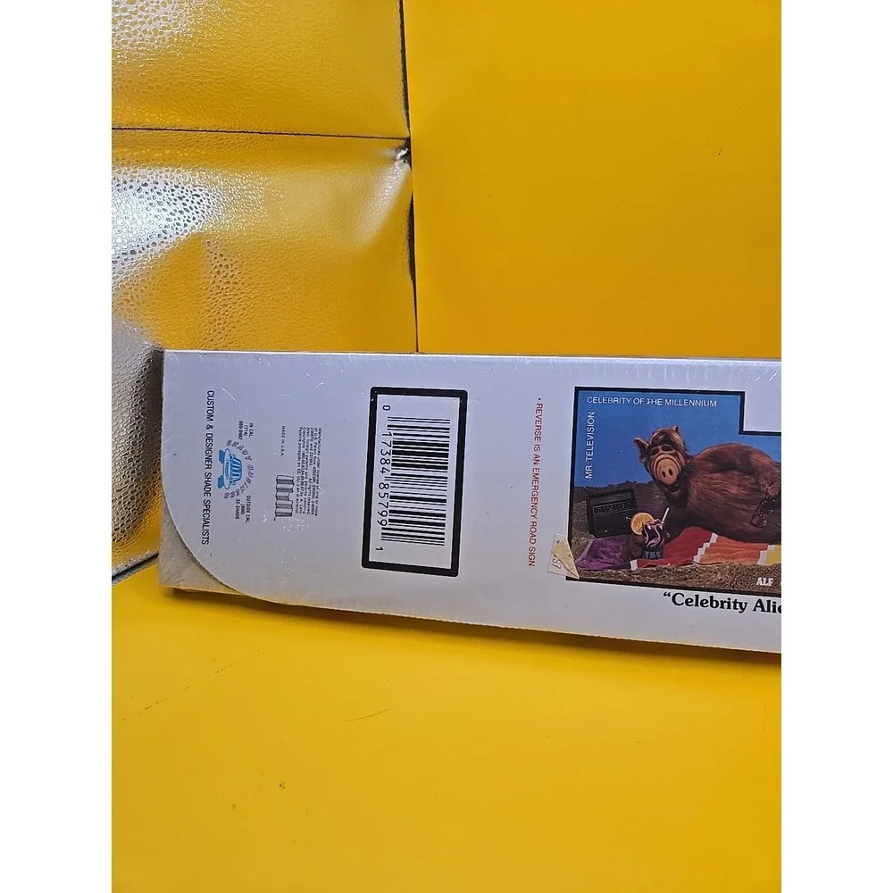 ALF Sun Shade Celebrity Alien Car Auto Accordion Screen RARE VINTAGE 1988 NEW!!! - Picture 2 of 9